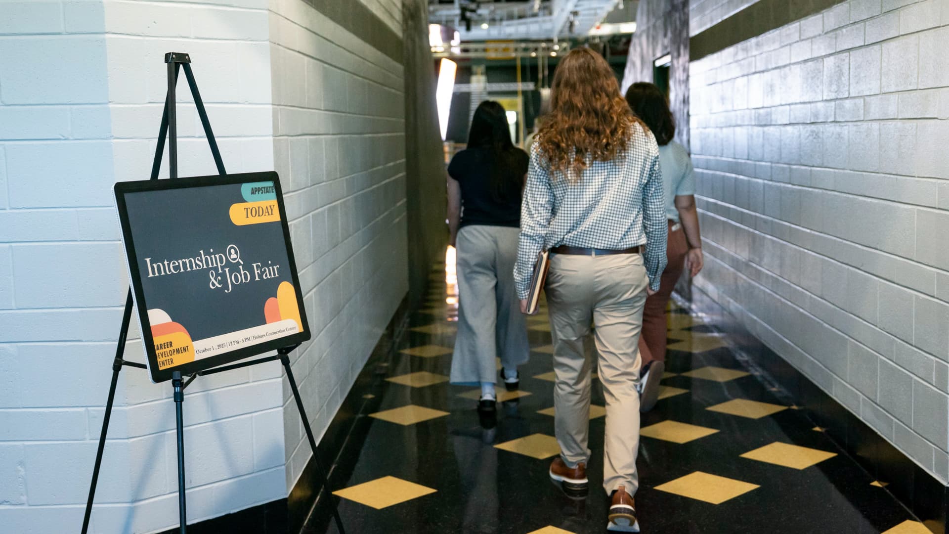 Report shows hiring at lowest since 2009 as economists turn to alternative data during shutdown blackout