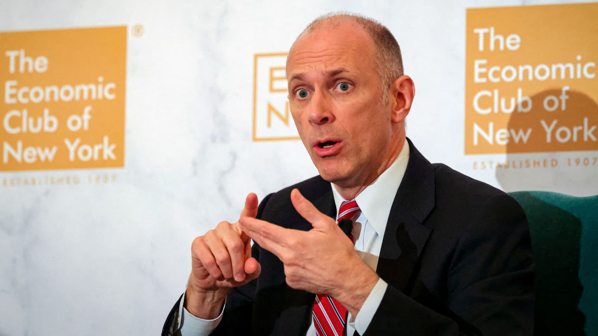 Chicago Fed’s Goolsbee says he’s cautious about further rate cuts during shutdown