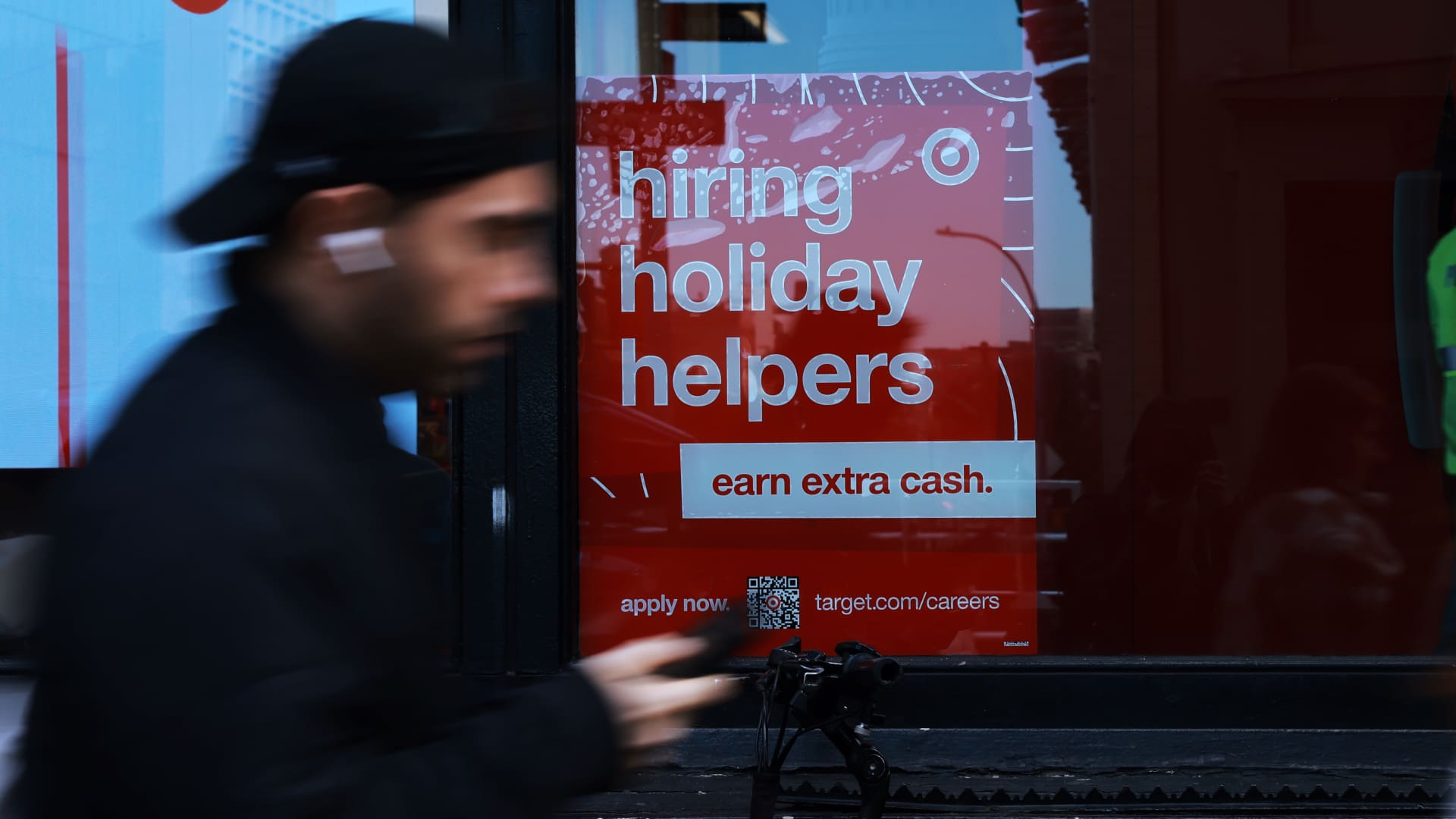 Consumer confidence hits lowest point since April as job worries grow